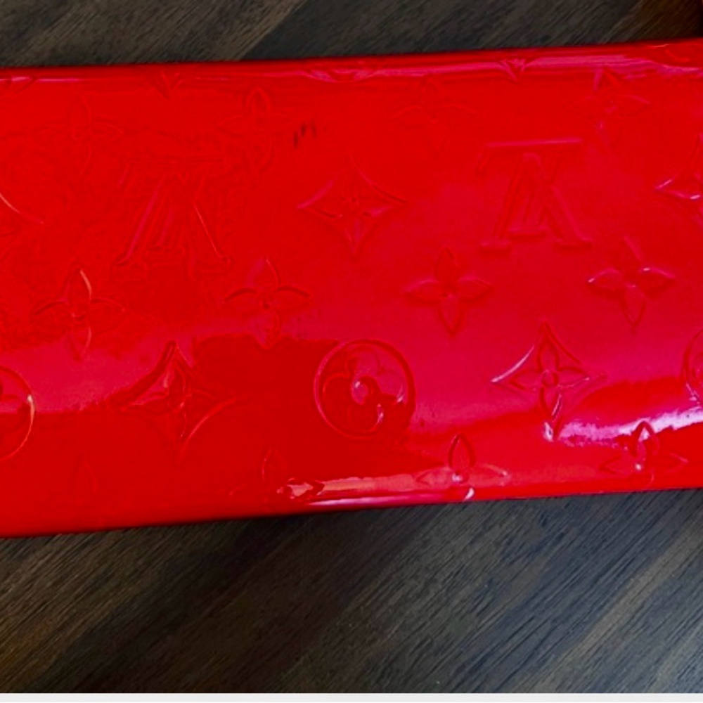 ✨ Louis Vuitton Vernis Sarah Wallet – Red Patent Leather ✨ - Picture 4 of 13